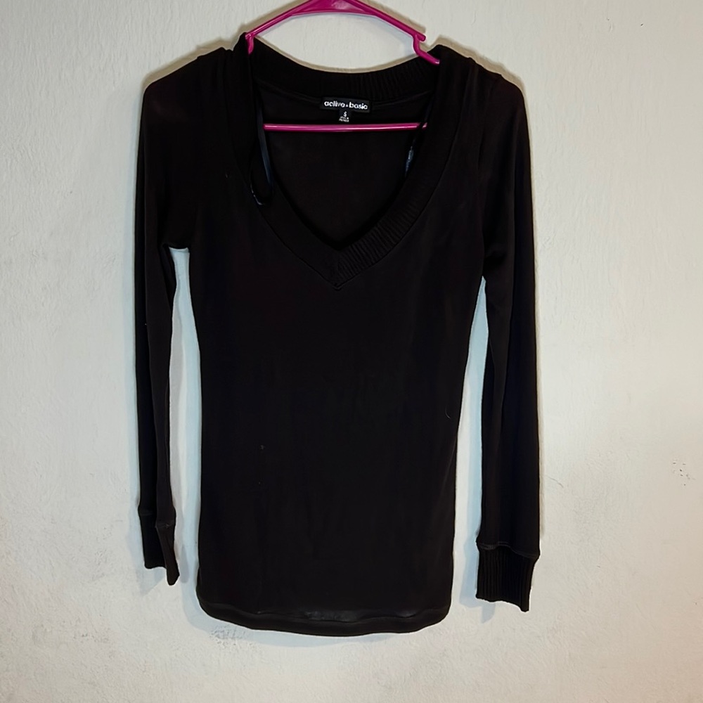 Black long sleeve knit top size small